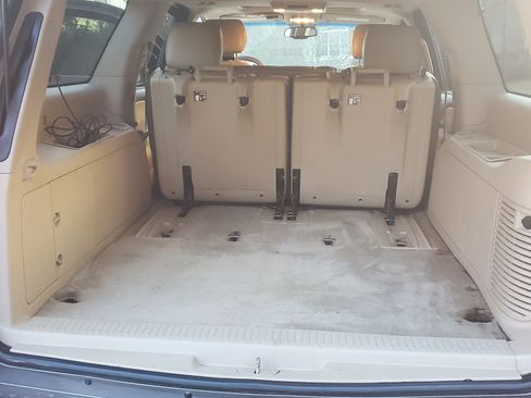 Used 2012 Chevrolet Suburban LTZ image 10