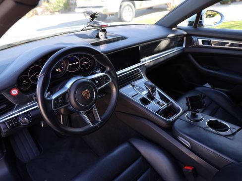 Used 2017 Porsche Panamera 4S image 12