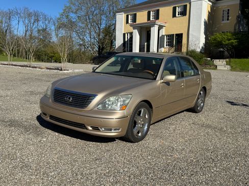 Used 2005 Lexus LS 430 RWD image 1