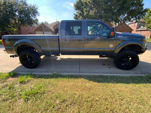 Used 2016 Ford F350 Lariat image 4