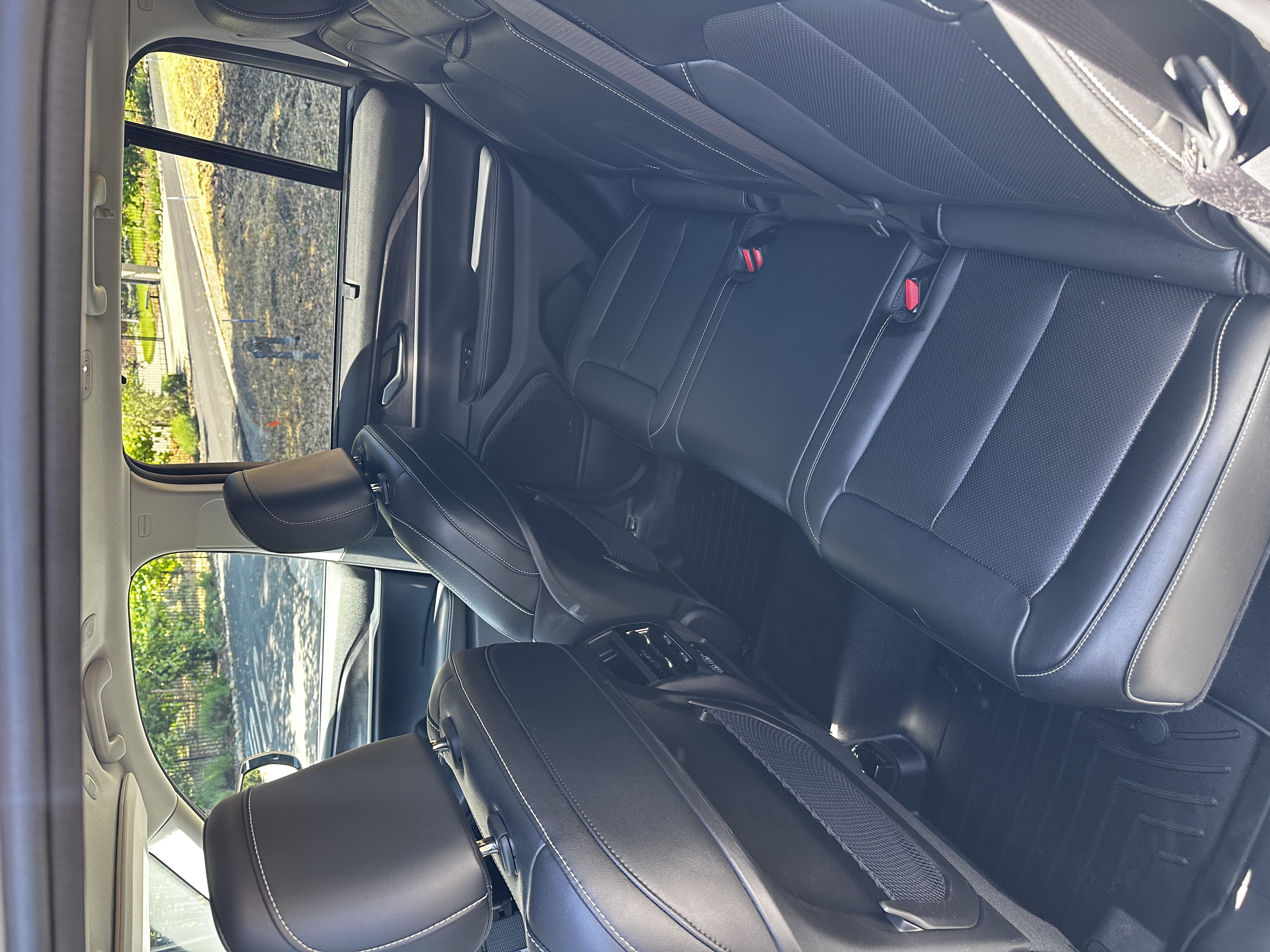 Used 2024 Jeep Grand Cherokee Limited w/ Luxury Tech Group II RWD image 12
