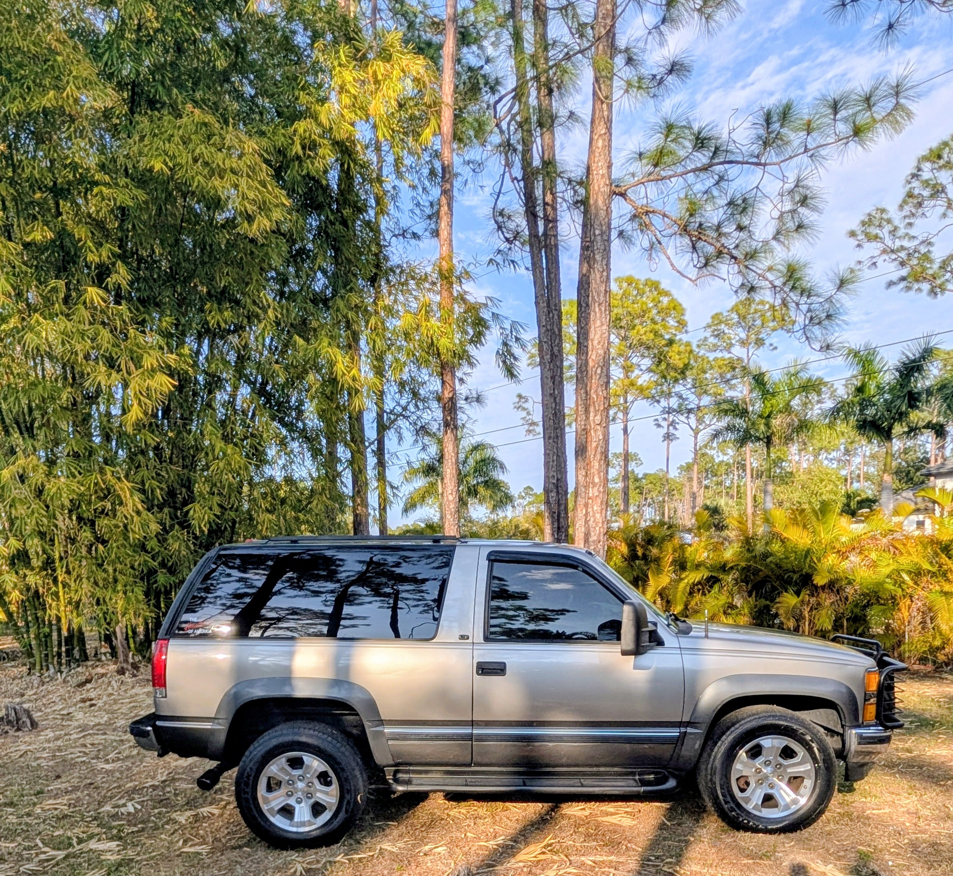 Used 1999 Chevrolet Tahoe 4WD 2-Door w/ Preferred Equipment Group image 31