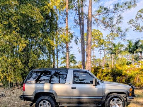 Used 1999 Chevrolet Tahoe 4WD 2-Door w/ Preferred Equipment Group image 31