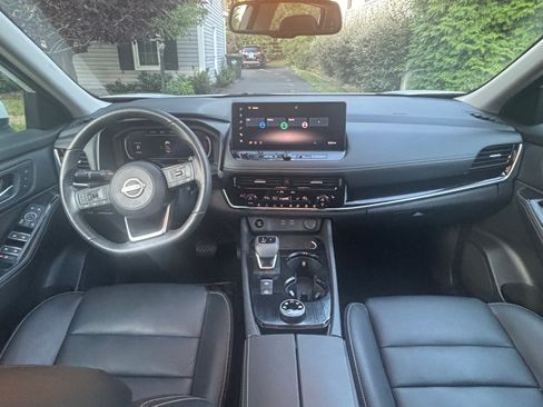 Used 2024 Nissan Rogue SL w/ SL Premium Package AWD/4WD image 10