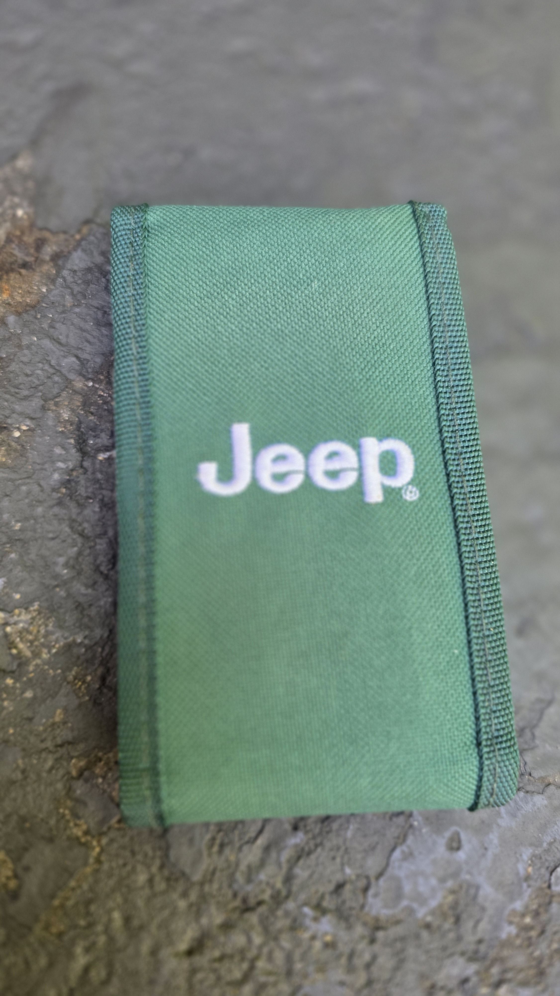 Used 2015 Jeep Wrangler Unlimited Sahara w/ Connectivity Group AWD/4WD image 24