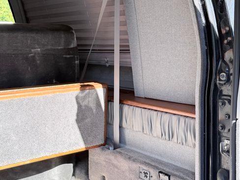 Used 1996 Ford E-150 and Econoline 150 RWD image 17
