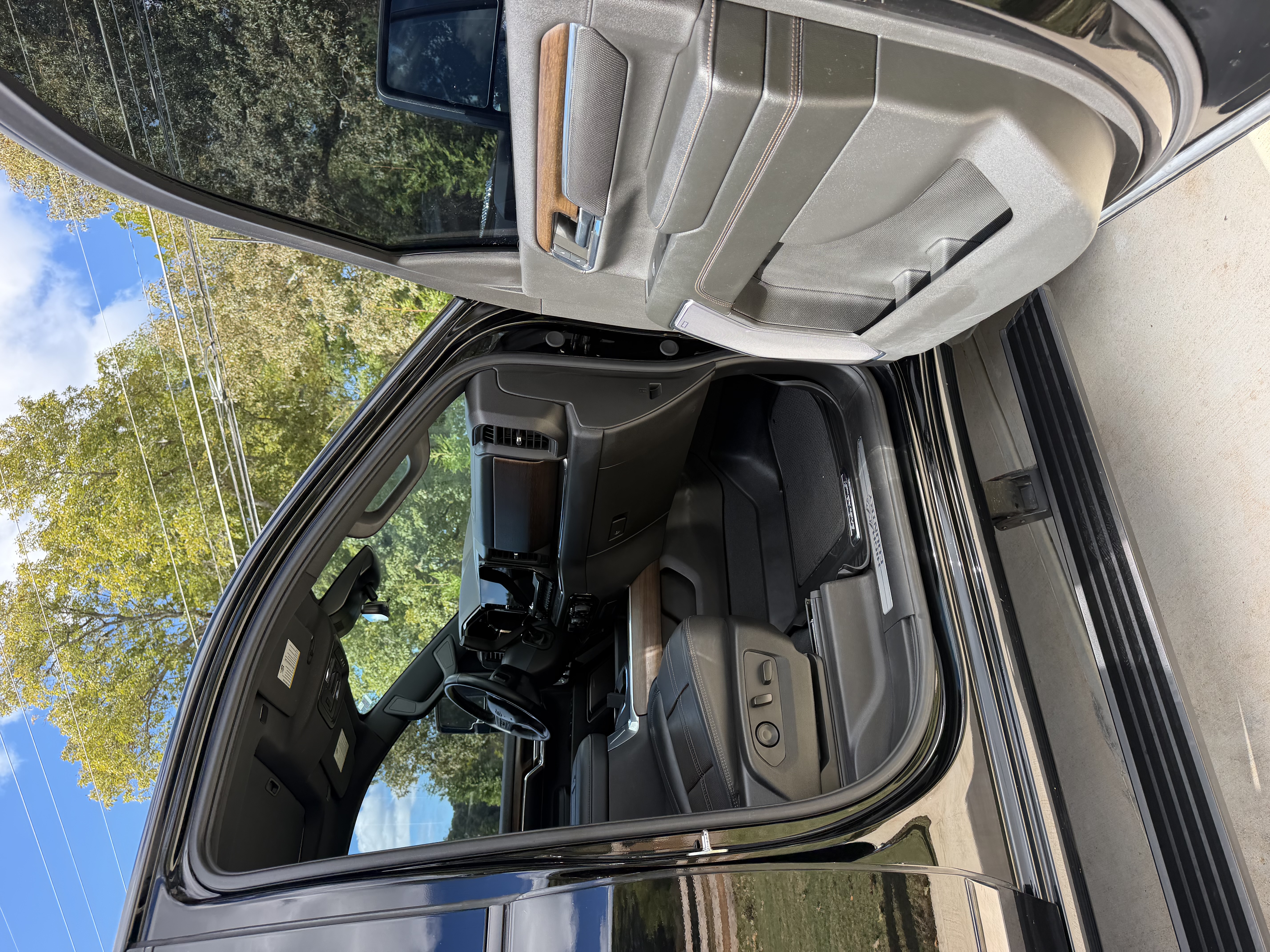 Used 2024 Chevrolet Silverado 3500 High Country w/ High Country Premium Package AWD/4WD image 18