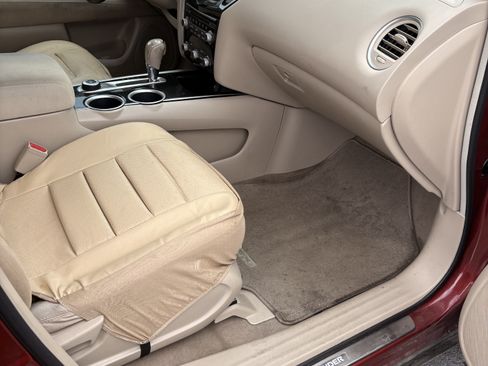 Used 2013 Nissan Pathfinder SV w/ Cargo Pkg image 15
