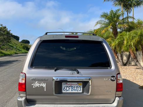 Used 2002 Toyota 4Runner SR5 image 1