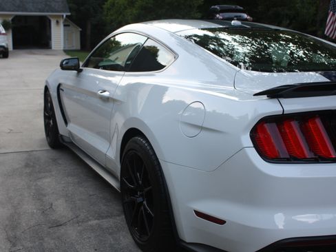 Used 2017 Ford Mustang Shelby GT350 w/ Electronics Package RWD image 5