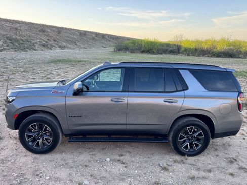 Used 2022 Chevrolet Tahoe Z71 w/ Z71 Off-Road Package image 4