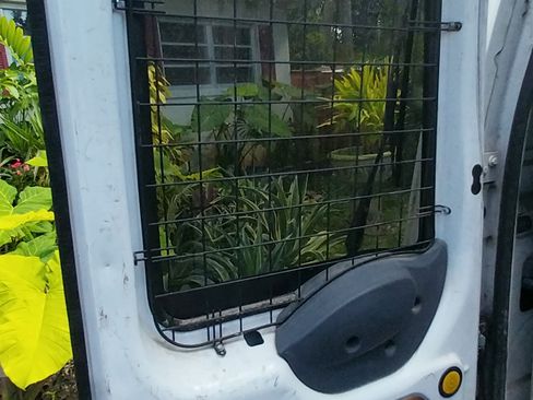 Used 2010 Ford Transit Connect XL image 21