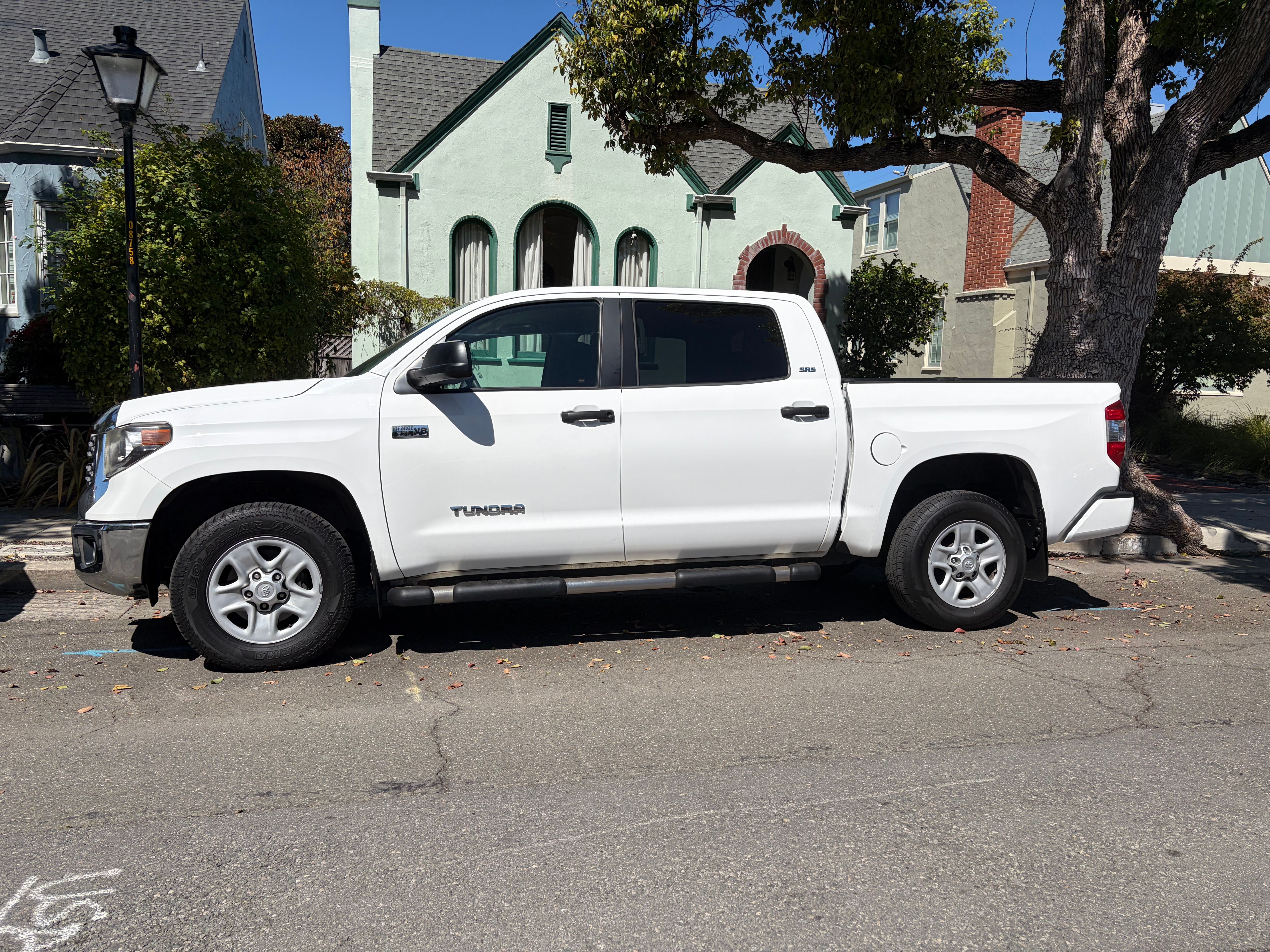 Used 2018 Toyota Tundra SR5 w/ SR5 Upgrade Package AWD/4WD image 8
