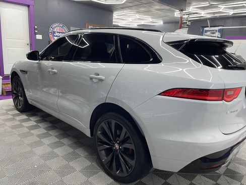 Used 2019 Jaguar F-PACE S image 5