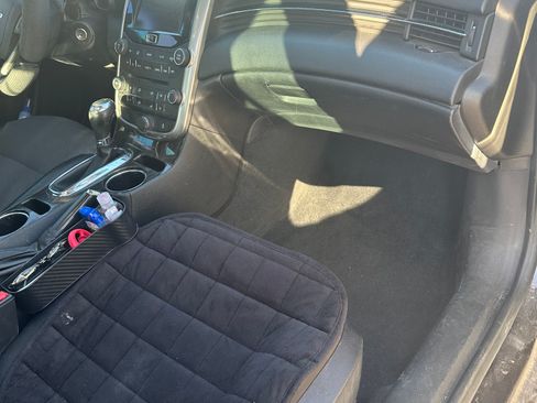 Used 2015 Chevrolet Malibu LT w/ Power Convenience Package image 6