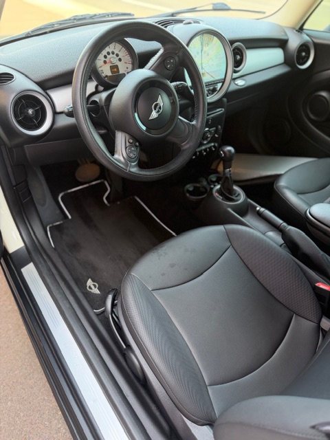 Used 2012 MINI Cooper Hardtop FWD image 9