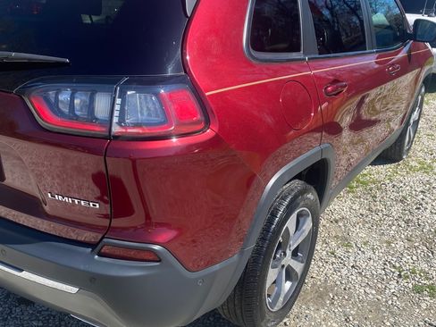 Used 2019 Jeep Cherokee Limited w/ Technology Group image 4