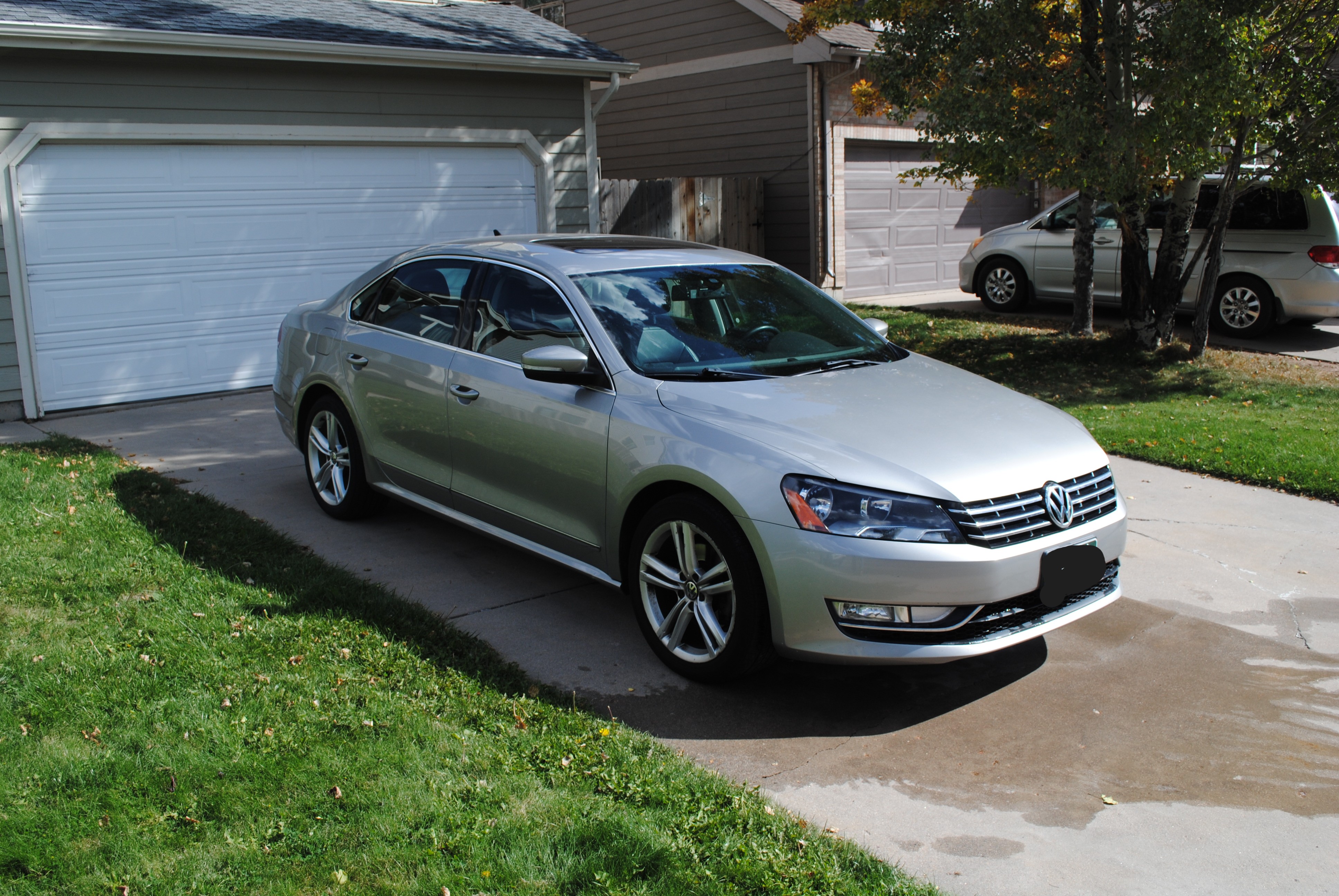 Used 2013 Volkswagen Passat TDI SEL Premium FWD image 1