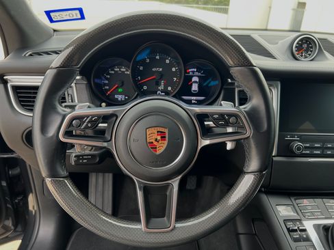 Used 2018 Porsche Macan GTS image 18