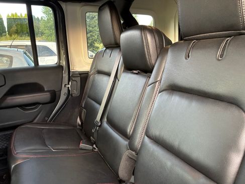 Used 2020 Jeep Wrangler Unlimited Rubicon AWD/4WD image 17