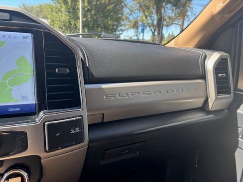 Used 2022 Ford F250 Lariat w/ Lariat Value Package AWD/4WD image 16