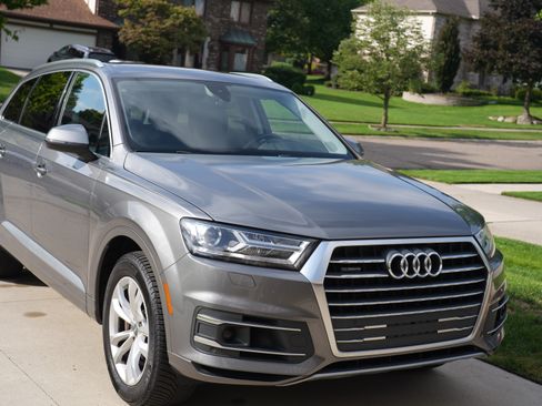 Used 2018 Audi Q7 3.0T Premium Plus w/ Premium Plus Package AWD/4WD image 1