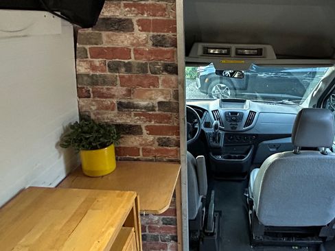 Used 2019 Ford Transit 250 148 High Roof Extended RWD image 8