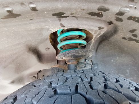 Used 2015 Jeep Cherokee Trailhawk image 2