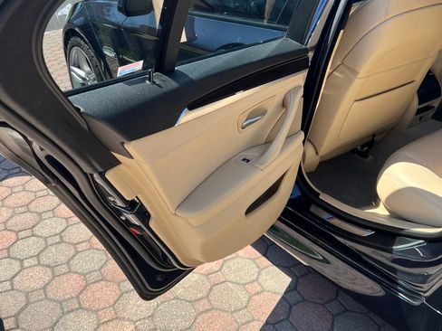 Used 2013 BMW 550i Sedan image 16