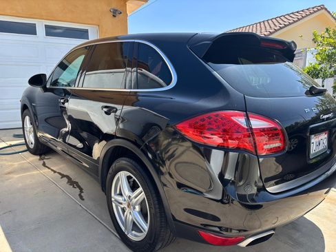 Used 2014 Porsche Cayenne S AWD/4WD image 4