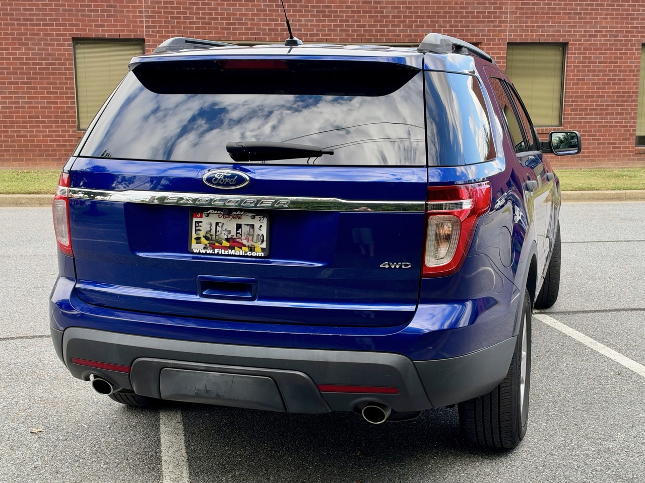 Used 2013 Ford Explorer 4WD w/ Class III Trailer Tow Pkg image 4