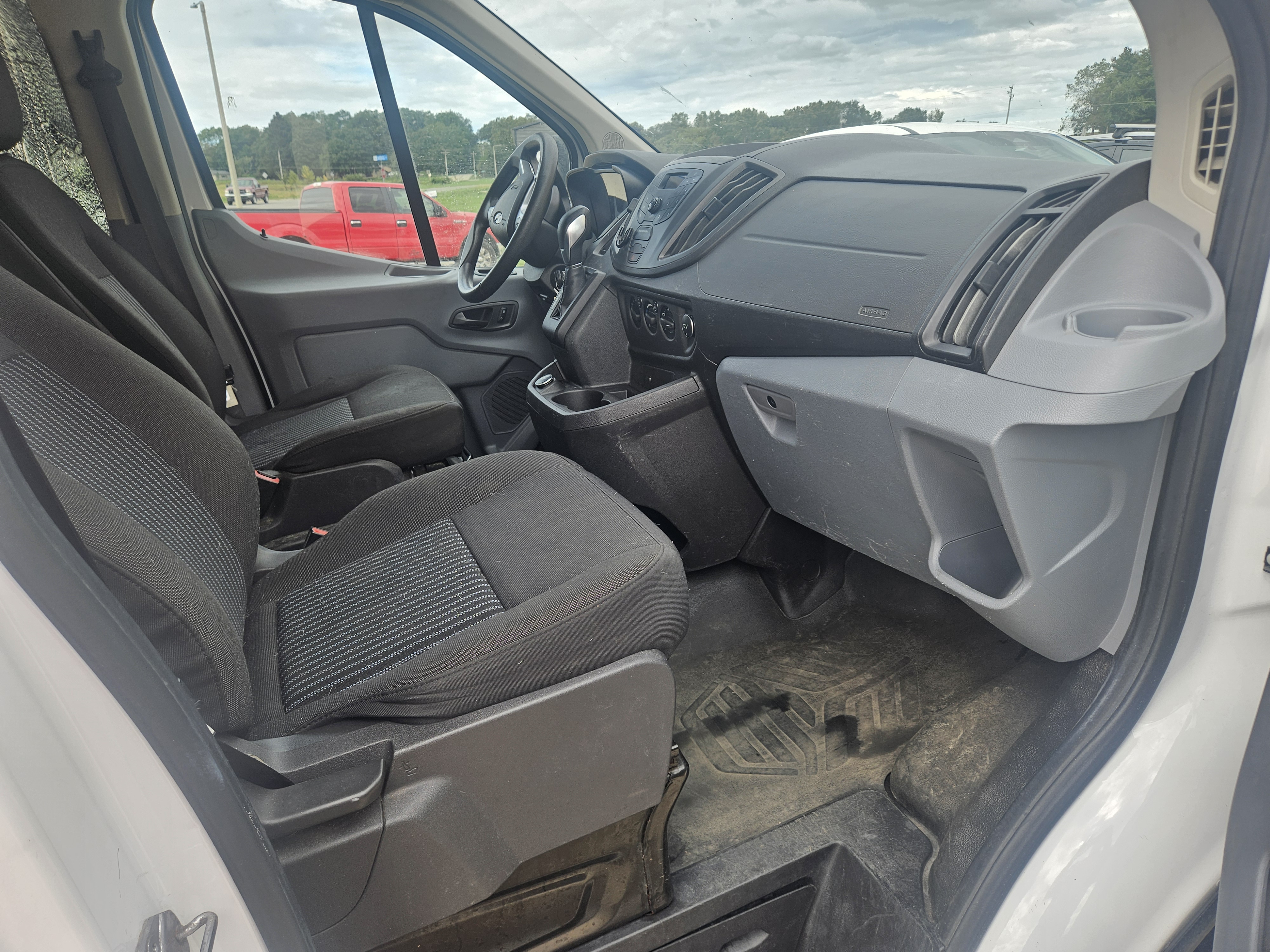 Used 2019 Ford Transit 250 130 Low Roof w/ Exterior Upgrade Package RWD image 6