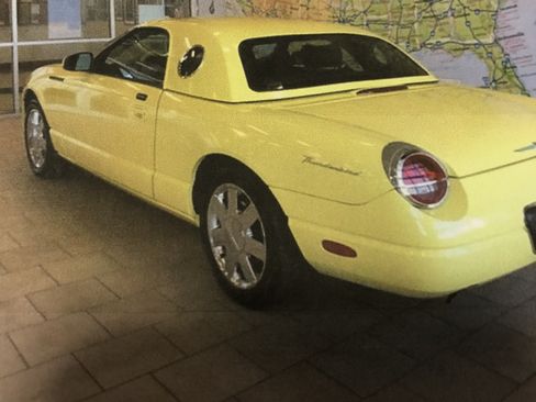 Used 2002 Ford Thunderbird RWD image 11