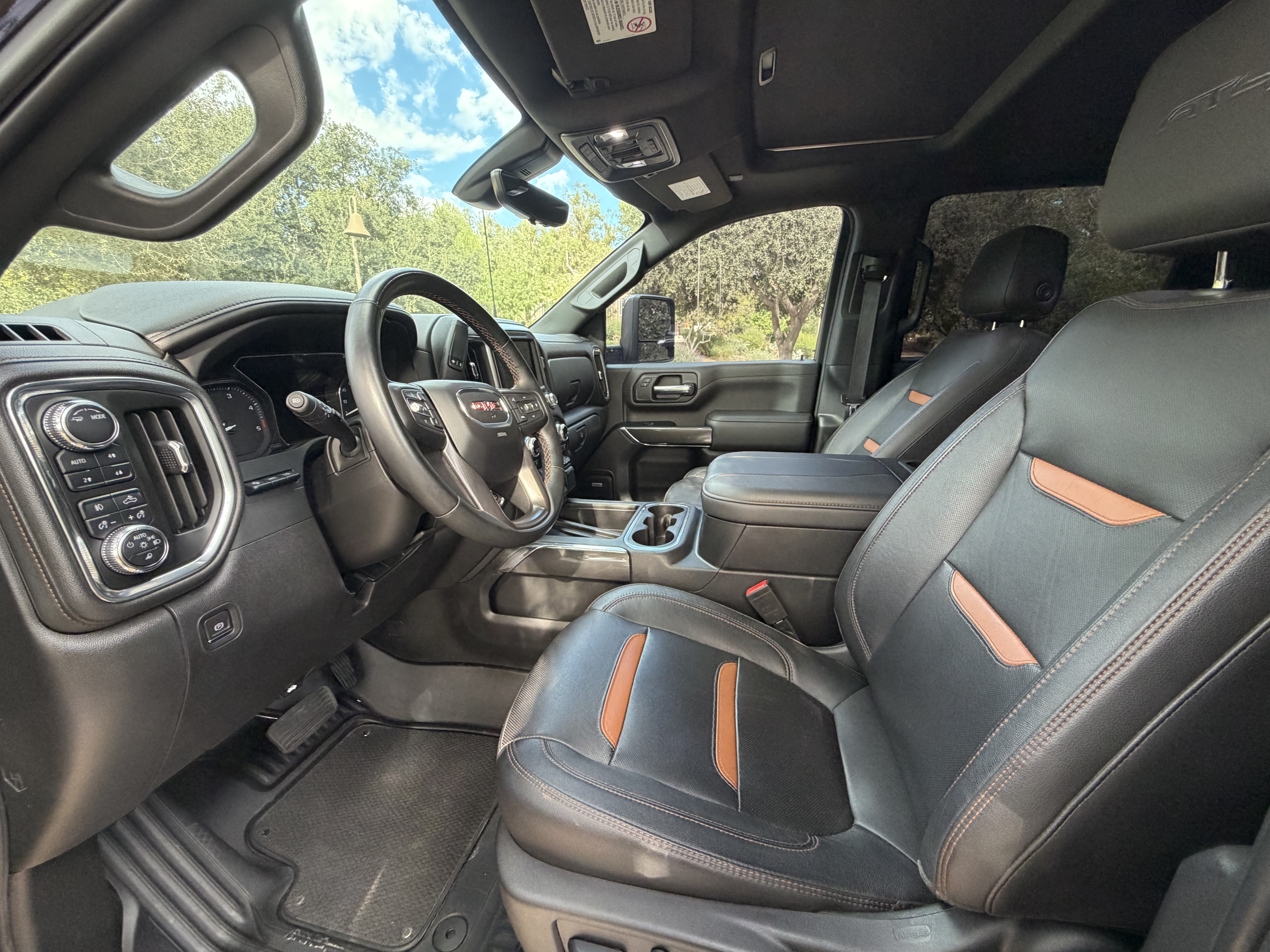 Used 2023 GMC Sierra 2500 AT4 w/ AT4 Preferred Package AWD/4WD image 15