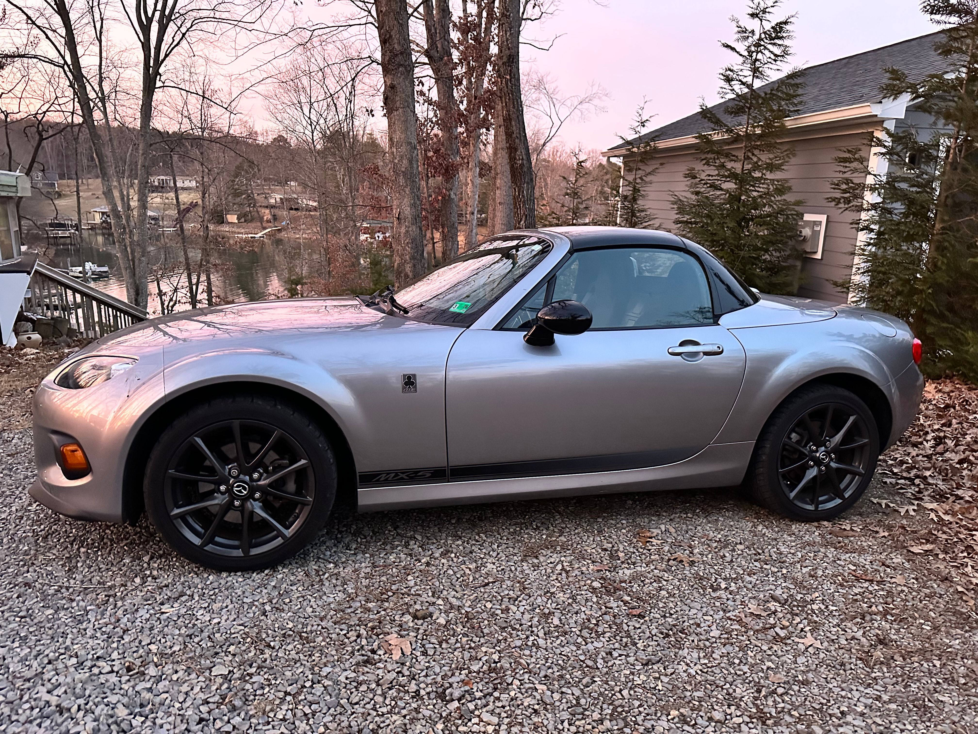 Used 2015 MAZDA MX-5 Miata Club RWD image 2