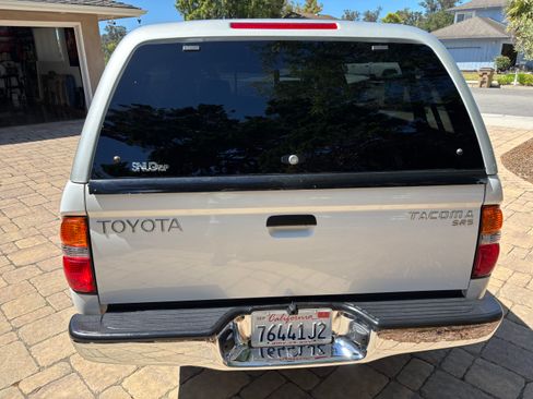 Used 2002 Toyota Tacoma 2WD Xtracab image 5