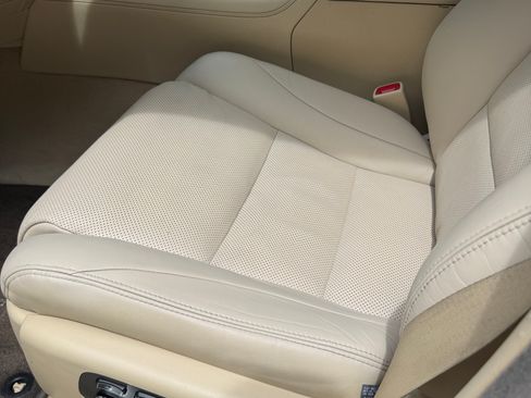 Used 2014 Lexus LS 460 AWD image 17