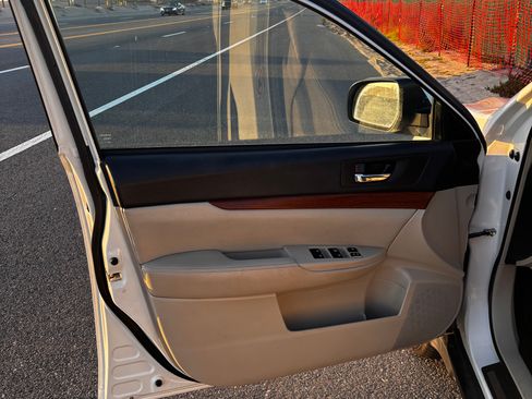 Used 2013 Subaru Outback 2.5i Limited w/ Moonroof Pkg image 13