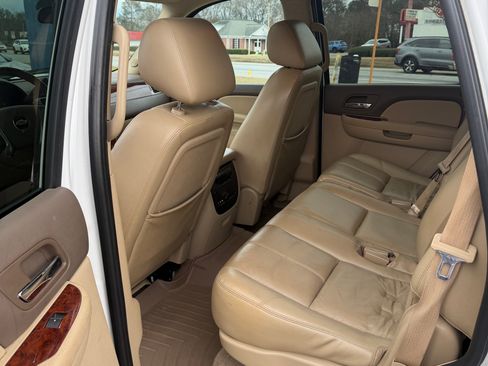 Used 2010 Chevrolet Tahoe LT image 4