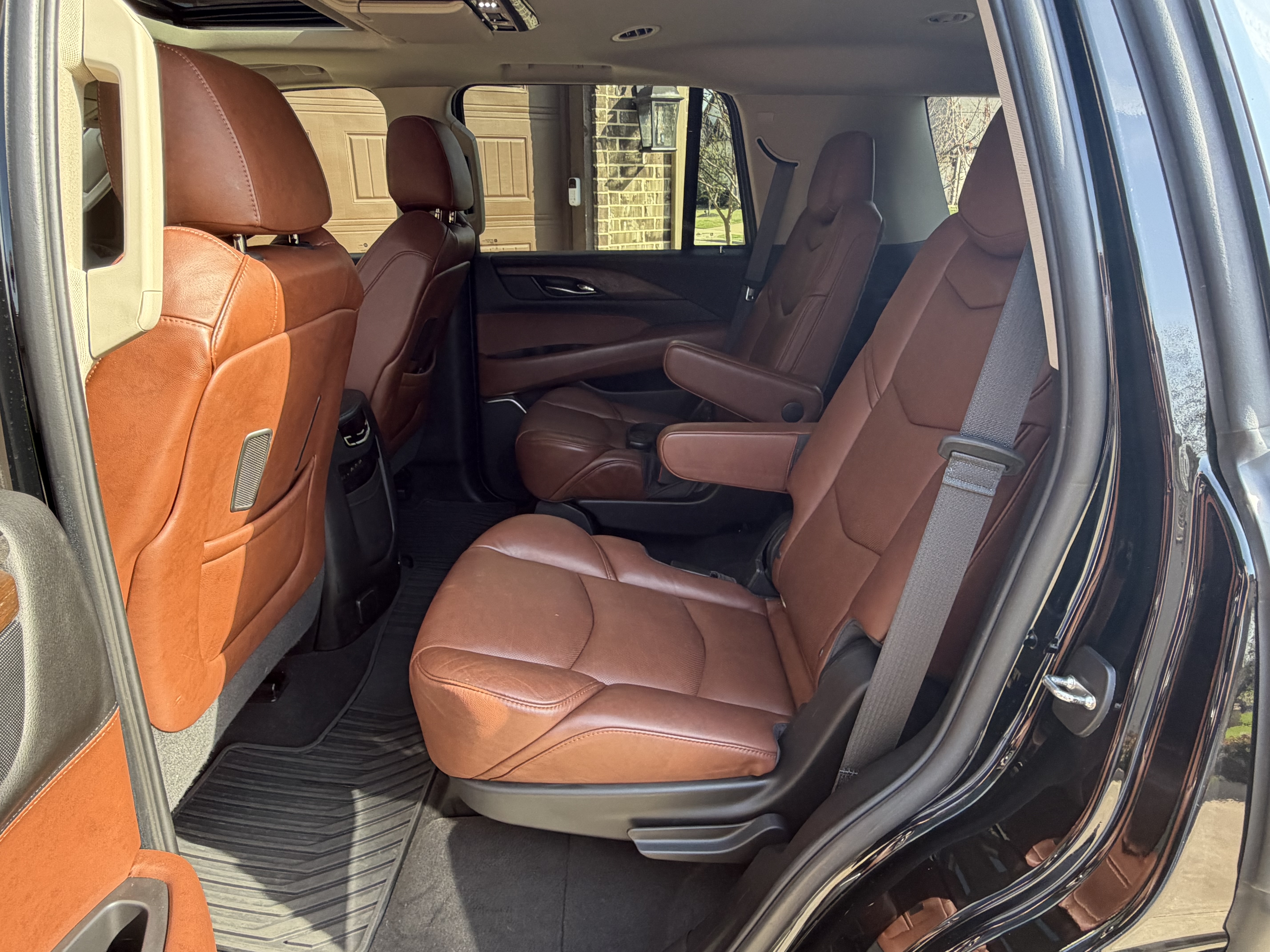 Used 2019 Cadillac Escalade Premium Luxury AWD/4WD image 22