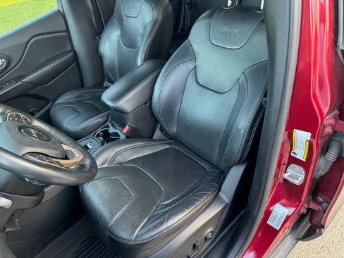 Used 2015 Jeep Cherokee Limited w/ Luxury Group image 18