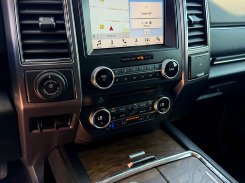 Used 2018 Ford Expedition Max Platinum AWD/4WD image 12