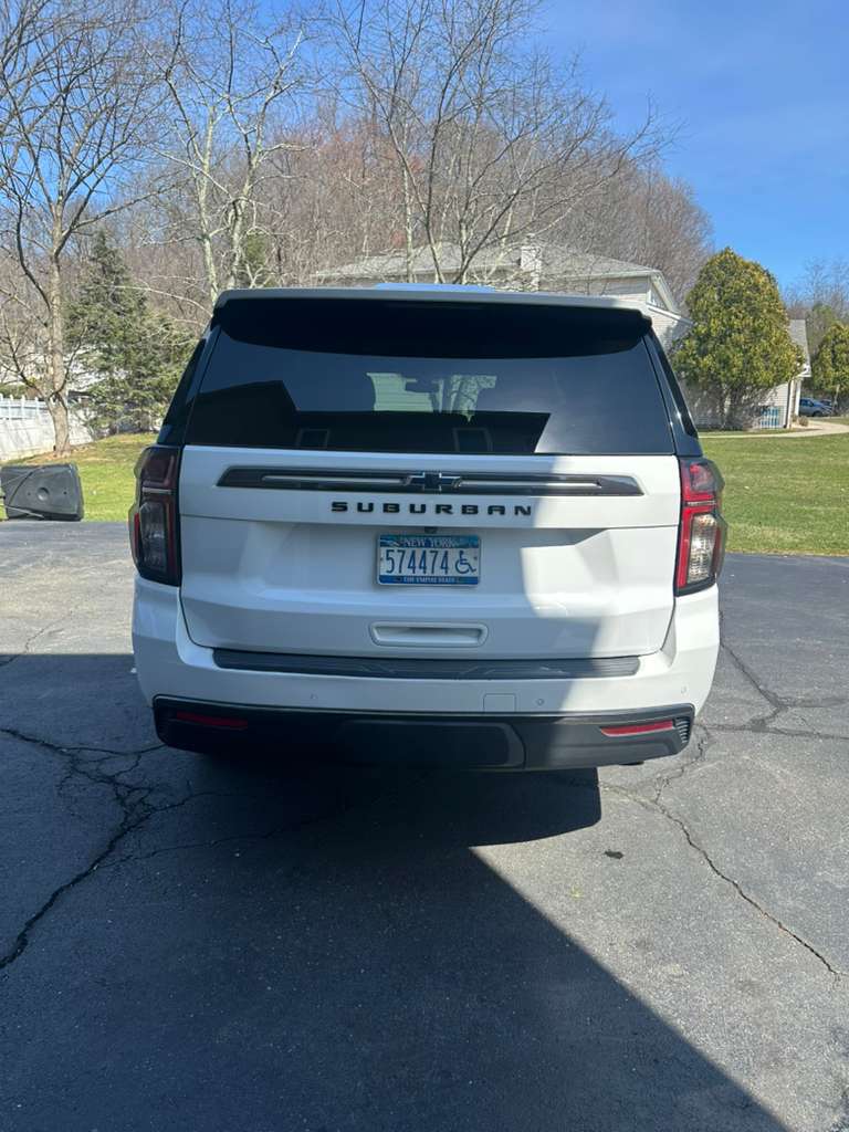 Used 2022 Chevrolet Suburban Z71 AWD/4WD image 6