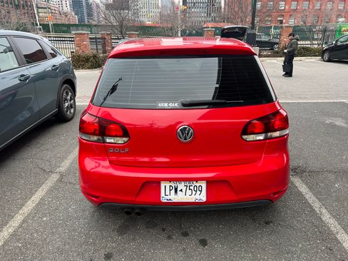 Used 2012 Volkswagen Golf 2-Door image 9