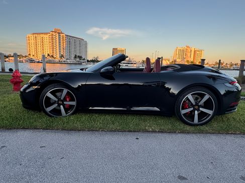 Used 2020 Porsche 911 Carrera image 2