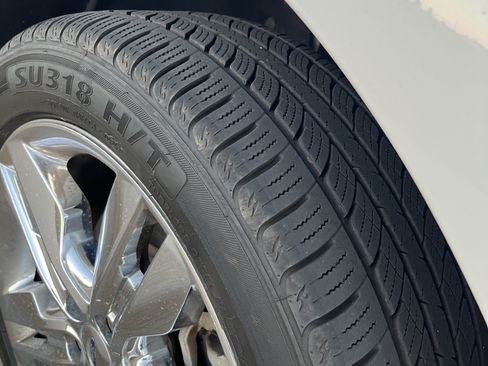 Used 2012 Ford Edge SEL image 24