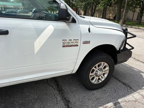 Used 2018 RAM 3500 Tradesman w/ Power & Remote Entry Group AWD/4WD image 4