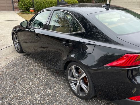 Used 2017 Lexus IS 300 AWD image 5