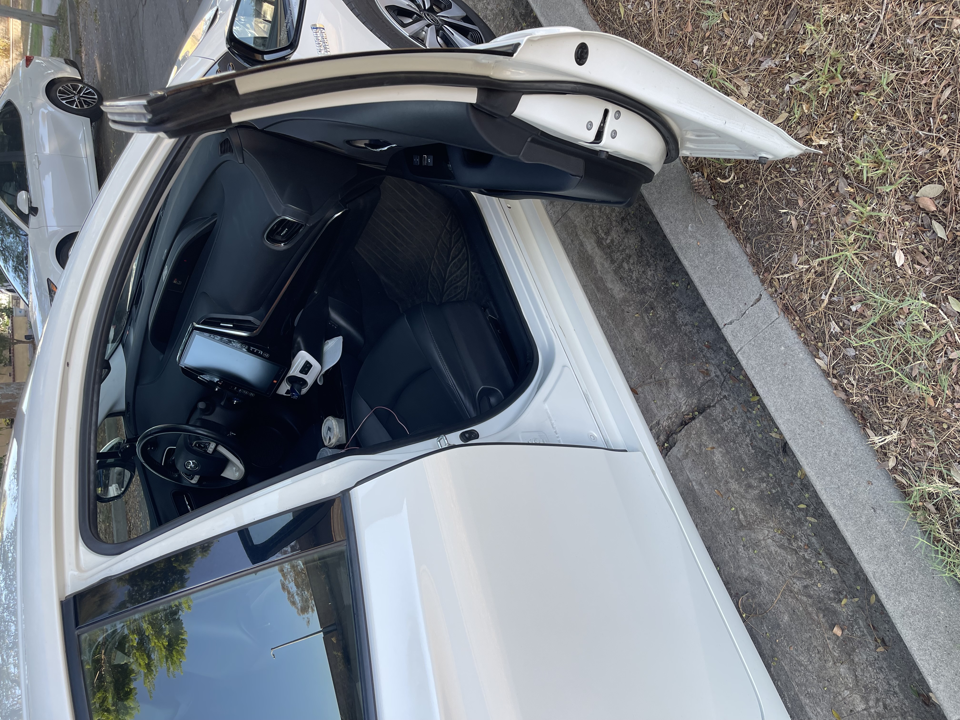 Used 2017 Toyota Prius Prime Advanced FWD image 4