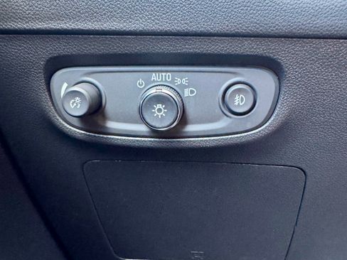 Used 2022 Buick Encore GX Preferred w/ Cold Weather Comfort Package FWD image 12